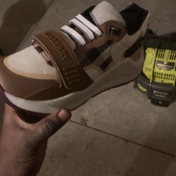 Burberry Shoe 