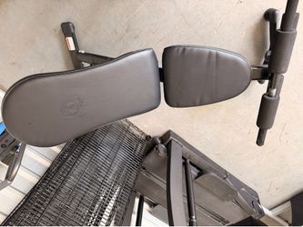 Adjustable weight bench