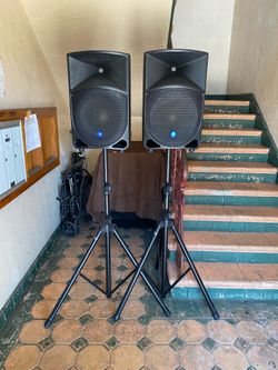 Mackie Speakers