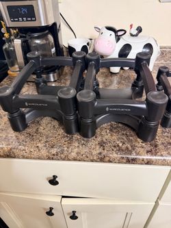 Isoaccoustic stands for 8” studio monitors