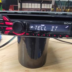 Sony CDX-GT320MP Xplod Car Stereo - S-MOSFET 52W x 4 CD AUX Tested w/ Harnesess