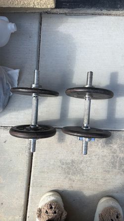2 (20 pound) dumbbells