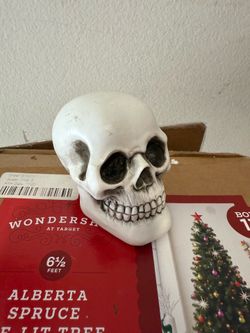 SMALL HALLOWEEN DECOR ITEMS X2