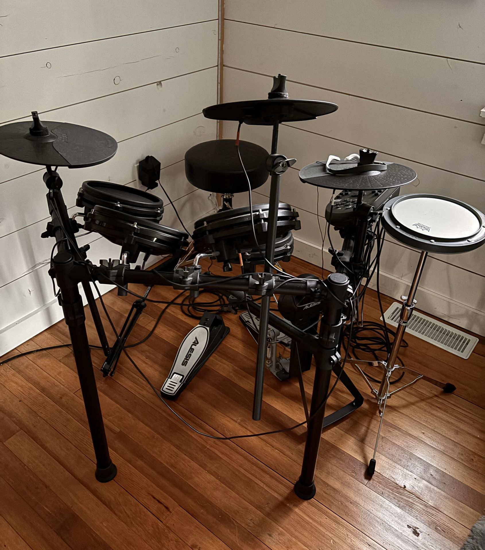 Alesis Nitro Mesh Electronic Drum Set