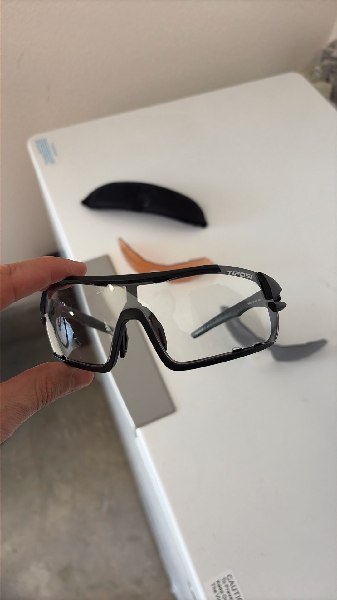 Tifosi Davos Cycling Sunglasses – 3 Lenses – Excellent Condition