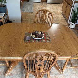 Classic Oak dining table, Seats 6 - Make Offer
