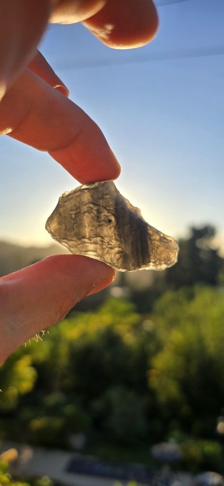 Slovak Obsidian 20.53 g – Natural Volcanic Glass, Moldavite’s Ancient Brother / Flow-Pattern Specimen