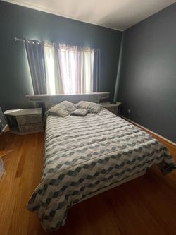 Queen bed set with drawers