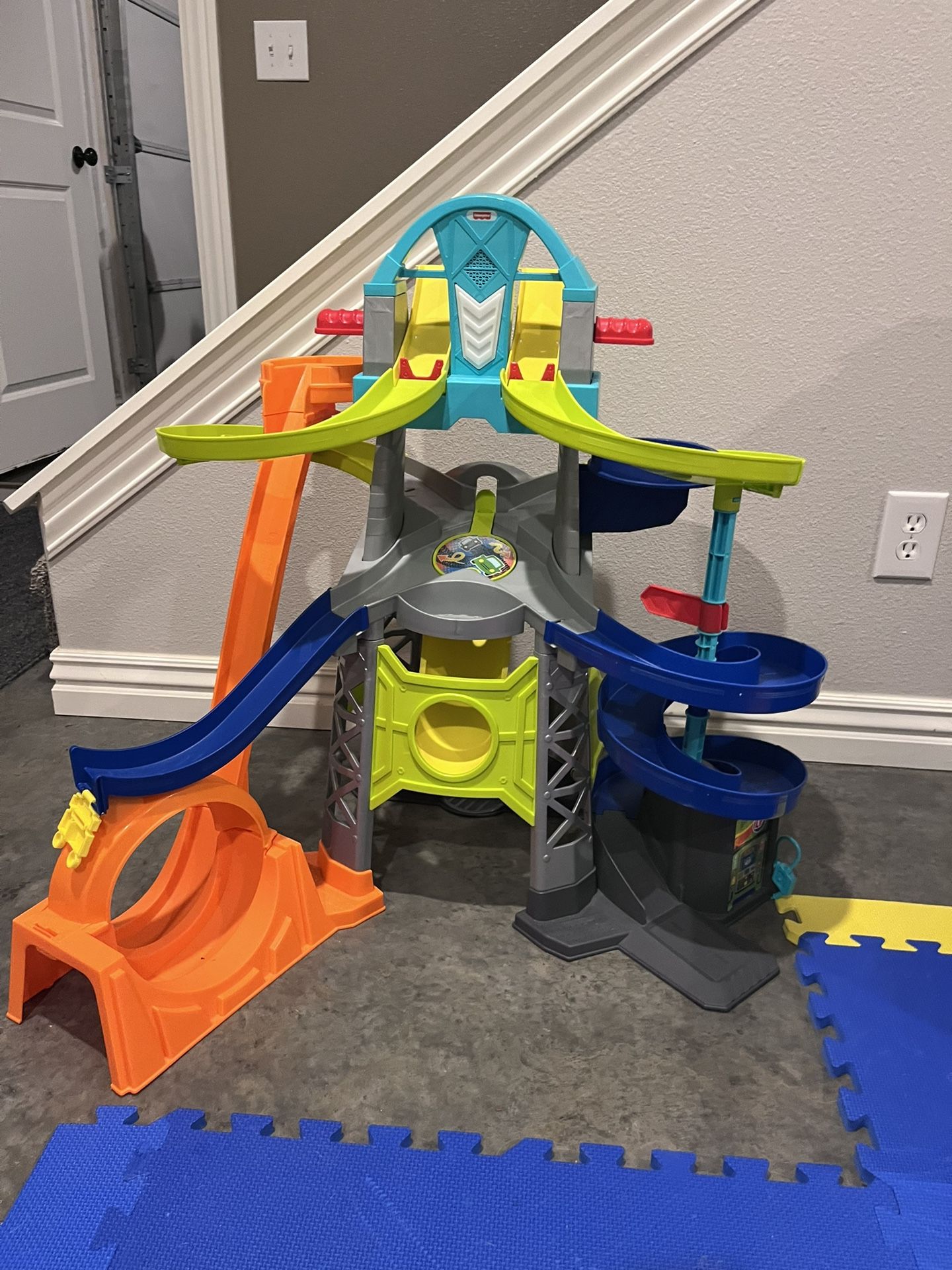 Fisher Price Launch & Loop Raceway