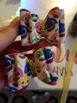 Baby shark bow pigtails