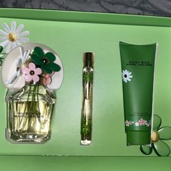 (NEW) Marc Jacobs  Daisy Wild Bundle Perfume 3-Piece Gift Set