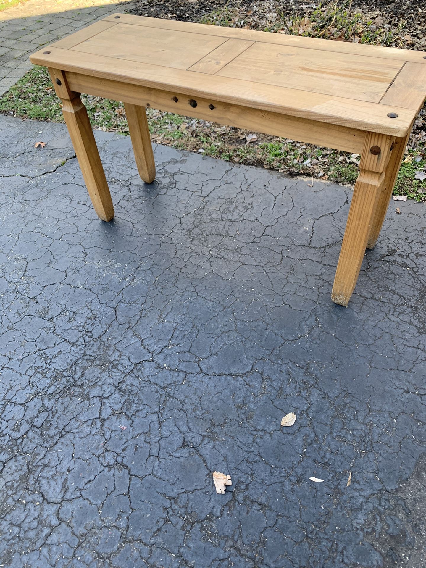 Table / Desk