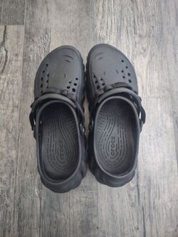 Crocs Clogs Black with Strap Size 11