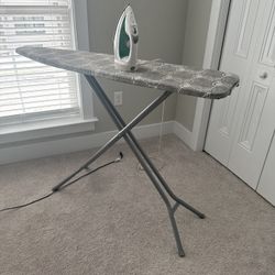 Iron + Ironing Board Set – Excellent Condition – Move Out Sale 