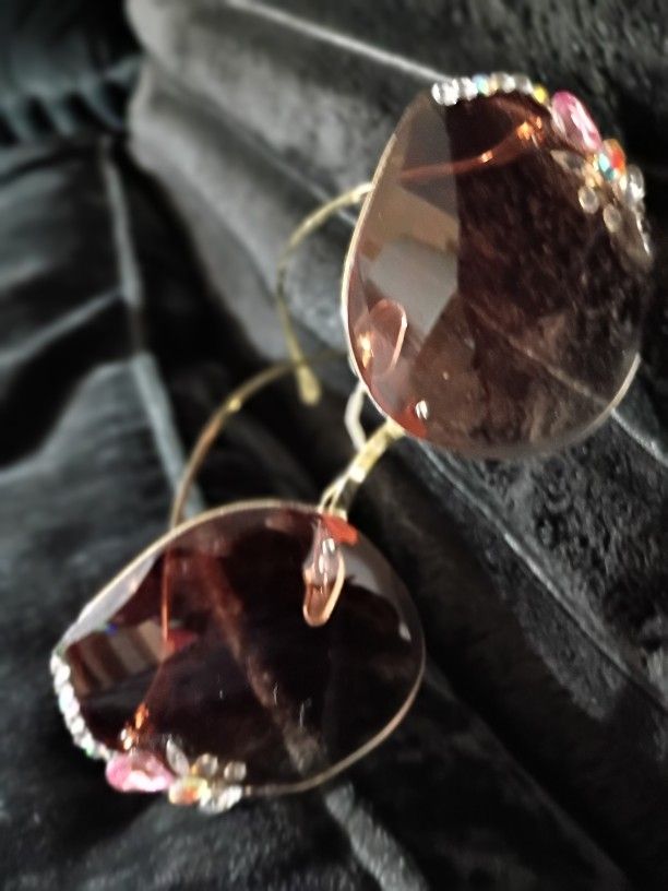 Glases.  