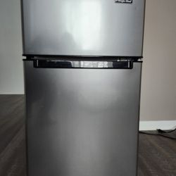 Mini Refrigerator 