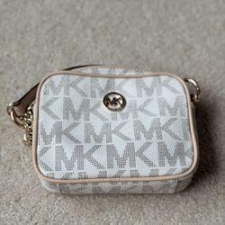 Michael Kors Jet Set Double Zip Crossbody Bag – Vanilla/Cream