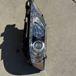 Lexus ES 350 Driver Left Headlight Assembly 2014
