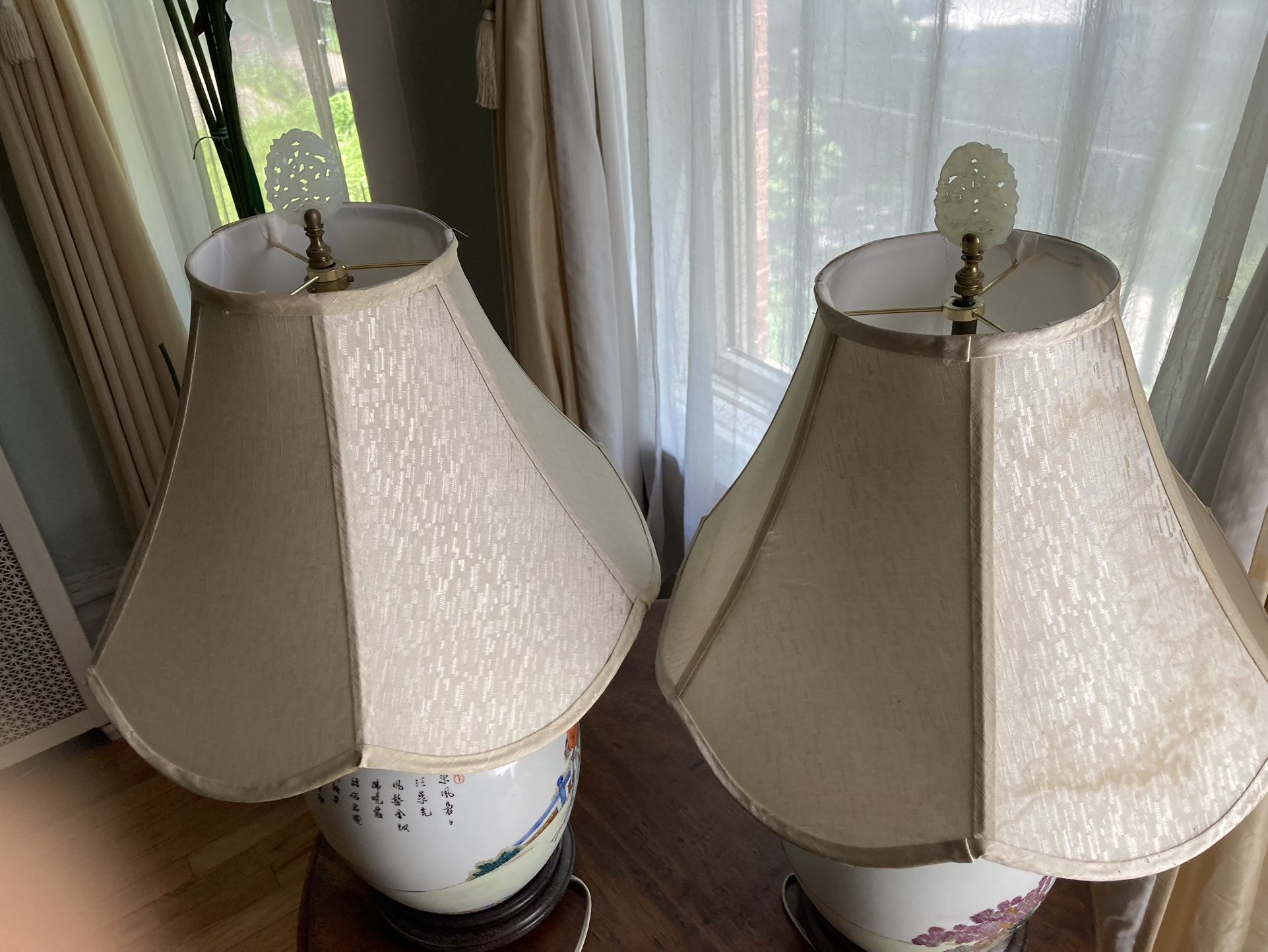 A Pair Chinese Porcelain Lamps