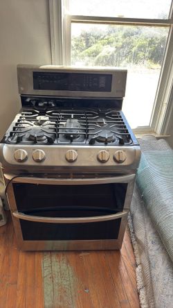 LG Stainless Steel Gas Range/Oven – Clean & Works Great