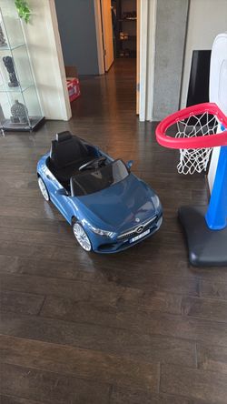 Toy car