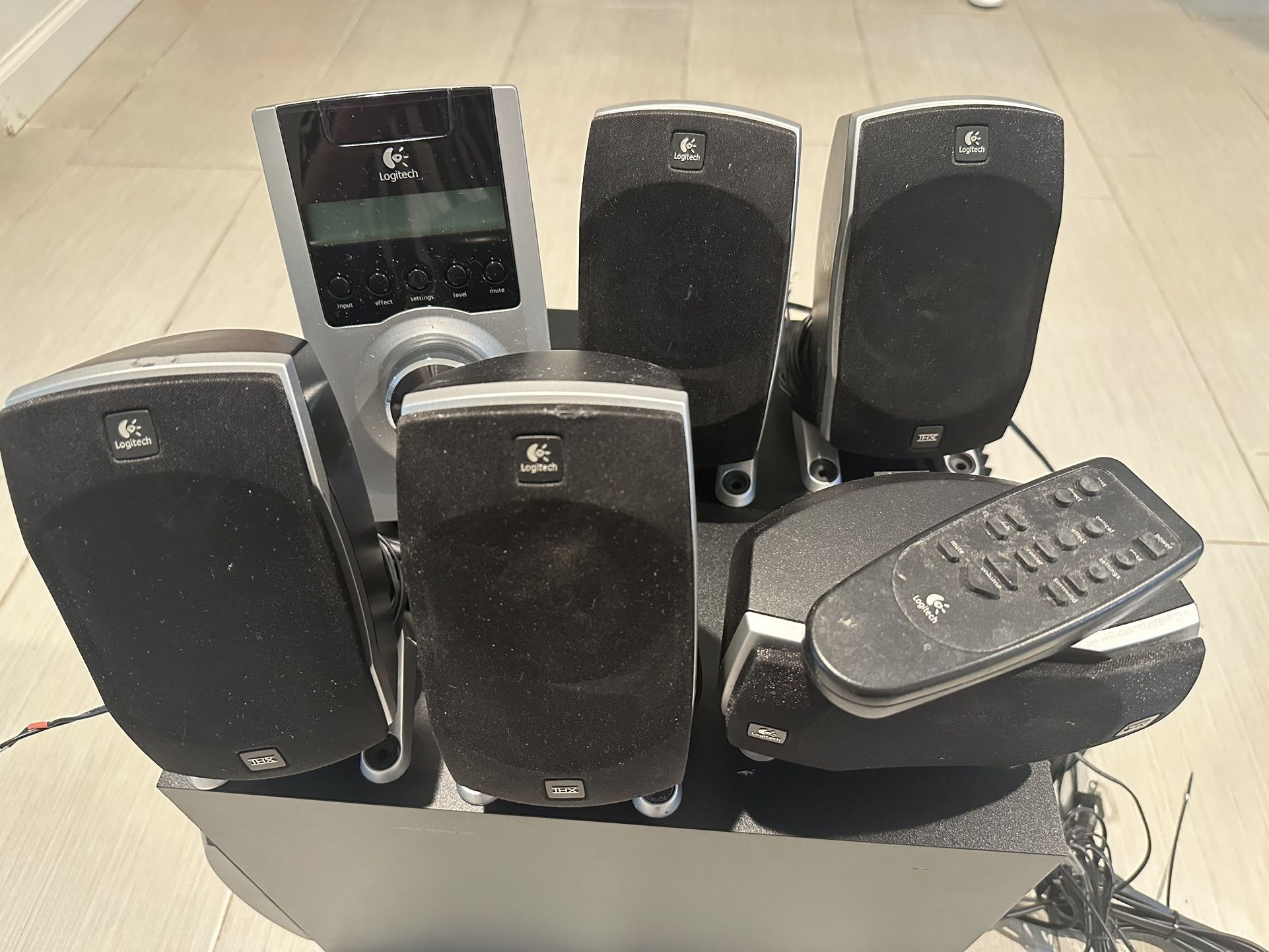 Logitech Z-5500