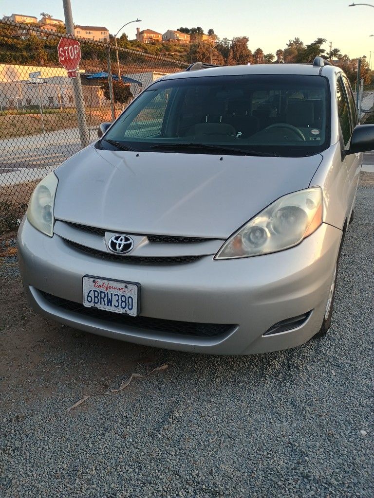 Toyota Sienna 2008
