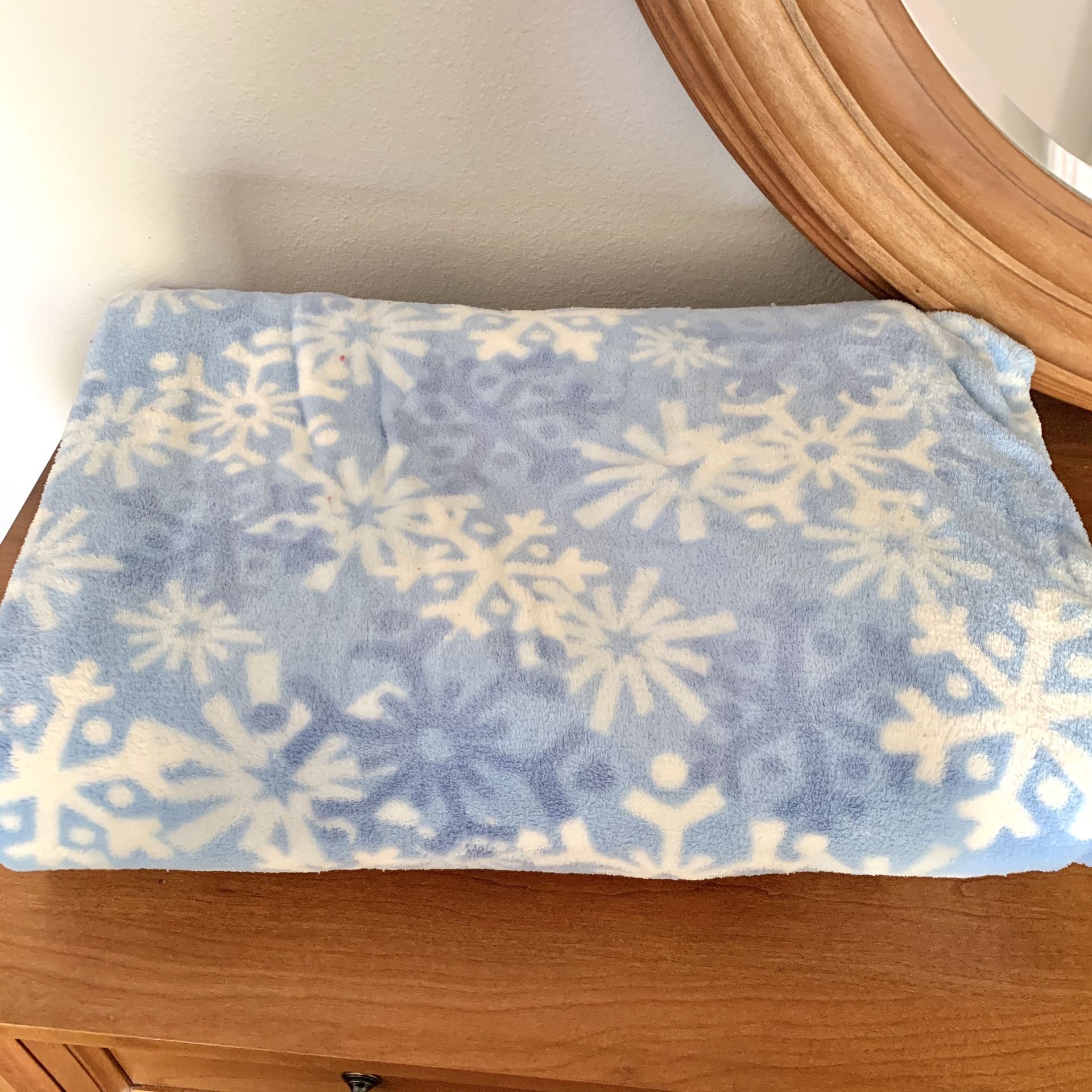 Blue Snowflake Throw Blanket