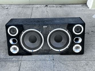 Ekektra Car Speaker Box                                                                   2 x 10” Subs - 4 x Tweeters.                     Great Sound