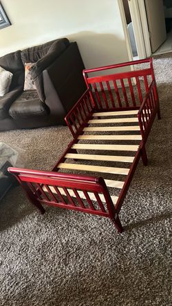 Dream On Me Cherry Toddler Bed Good Condition