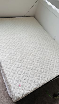 Queen mattress - firm - Cocoon By Sealy