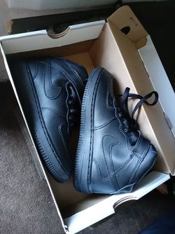 Black Air Force Ones size 1 and 1/2 kids