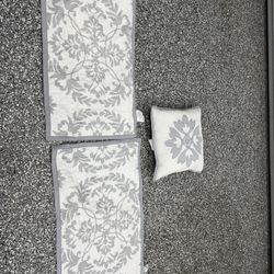 King Pillow Sham Set With Square Decorative Pillow