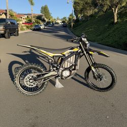 2025 Surron Ultra Bee (New)