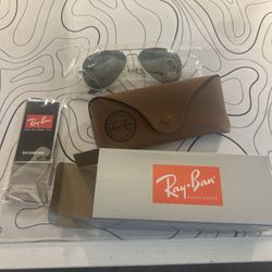 Ray bans silver and black 