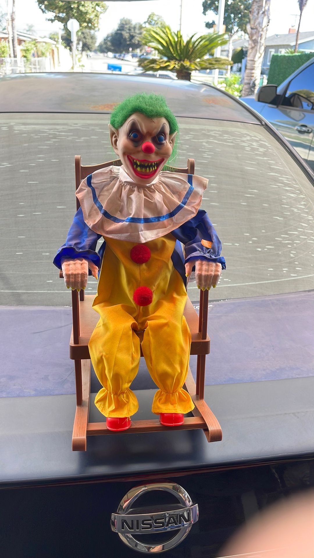Shaking Clown In The Chair