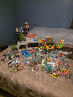 Vintage TMNT Toy Lot Figures Vehicles Playset