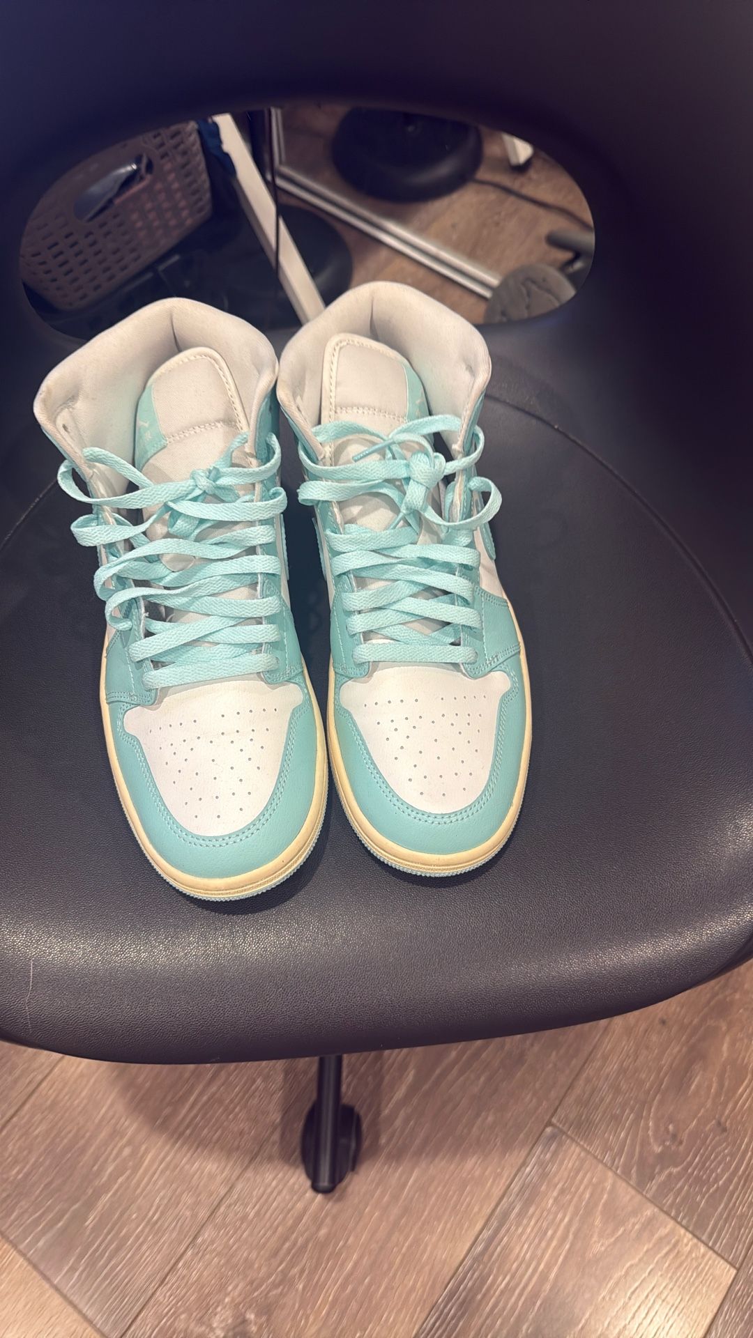 Nike Air Jordan 1 Mid Light Dew