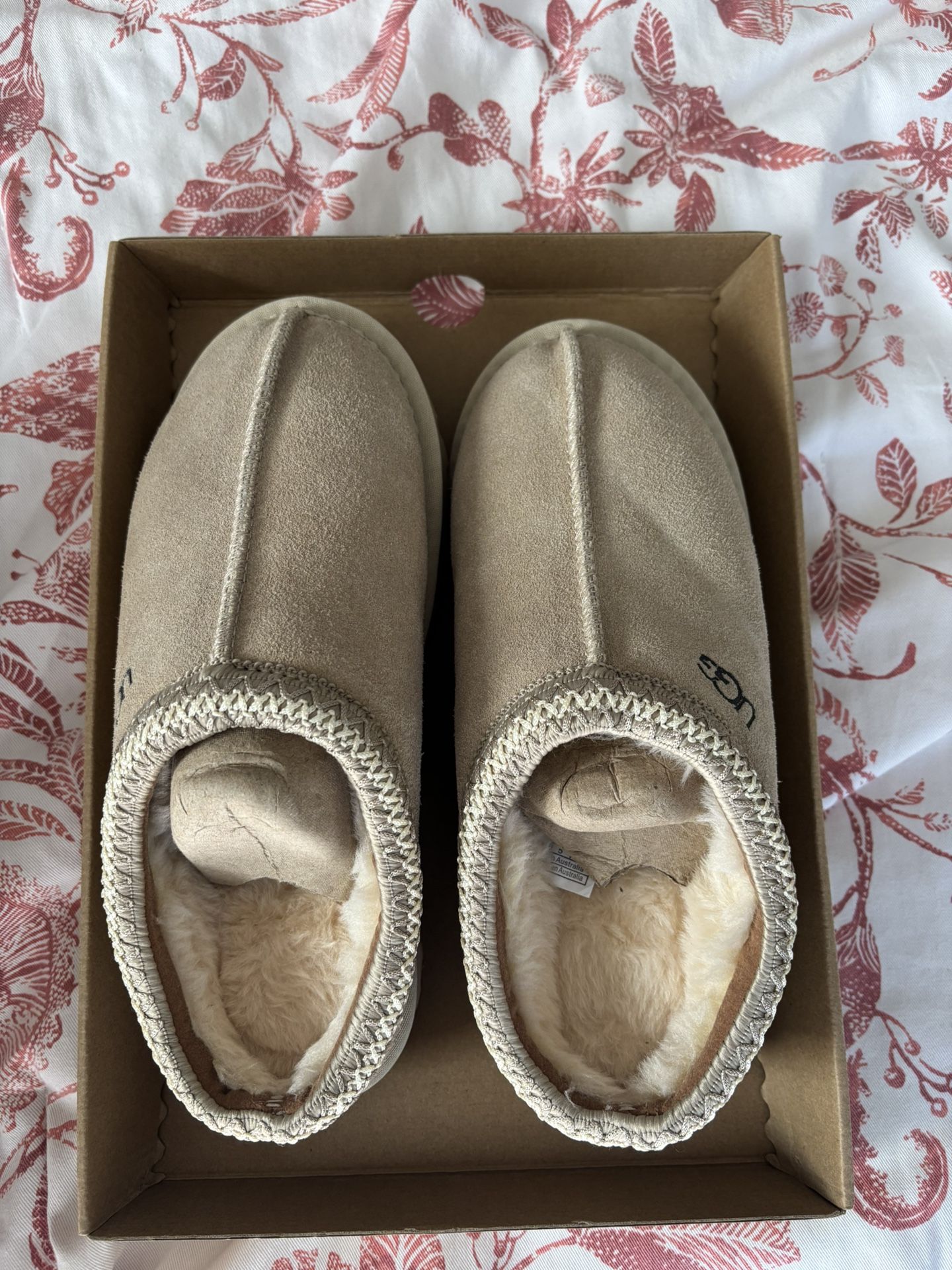 Ugg Tasman Size 7 EU 38
