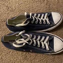 Size 9 Women’s Blue Converse 