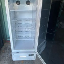 Upright Refrigerator 