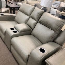 Lavenhorne Reclinings Sofas Couchs and Loveseats With İnterest Free Payment Options 