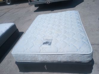 Full size mattress and box spring