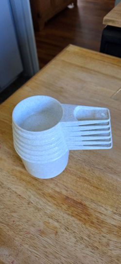 Tupperware Measuring Cups