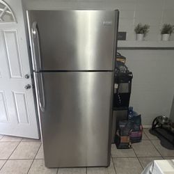 Frigidaire Refrigerator 