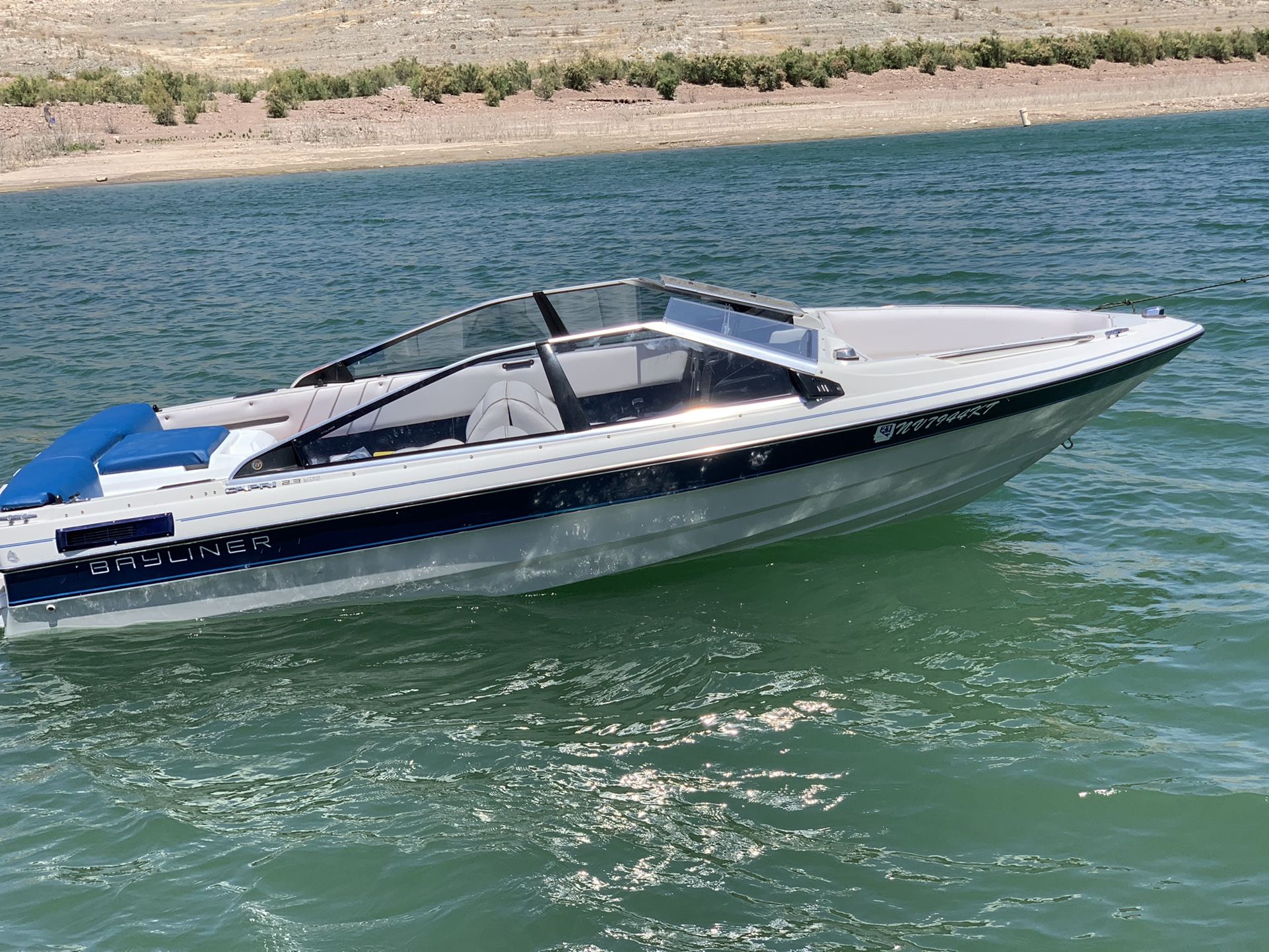 Bayliner Capri 2.3L Ford Engine OMC Cobra