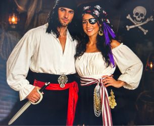 Men's Halloween Pirate Costume and Accessories