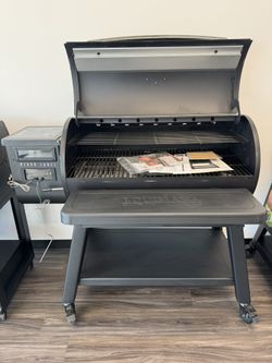Louisiana Grills LG1000BL Black Label Perfect Christmas Gift 🎁