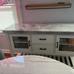 muy bonito mueble de marbol