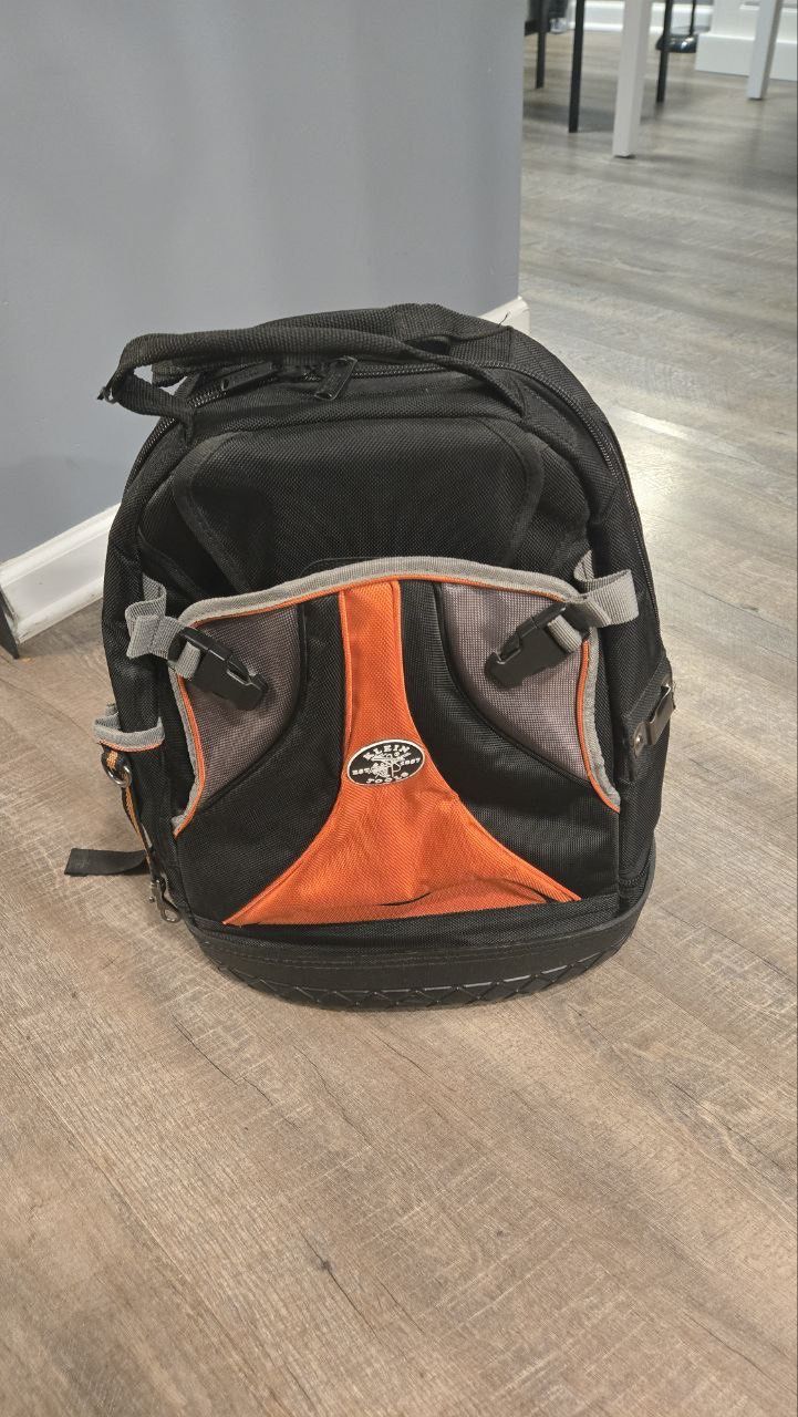 Klein Tools Tradesman Pro Tool Bag Backpack Electrician Hard Bottom Full Zip